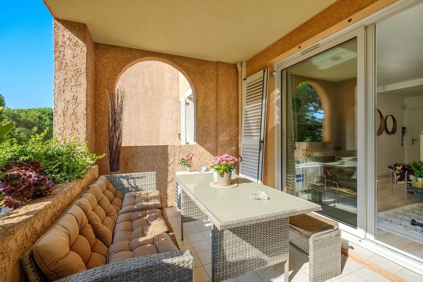 Appartement entier, Appartement 'Vaugrenier Presidences' avec vue sur le lac, Wi-Fi et climatisation in Villeneuve-Loubet, Côte méditerranéenne (France)