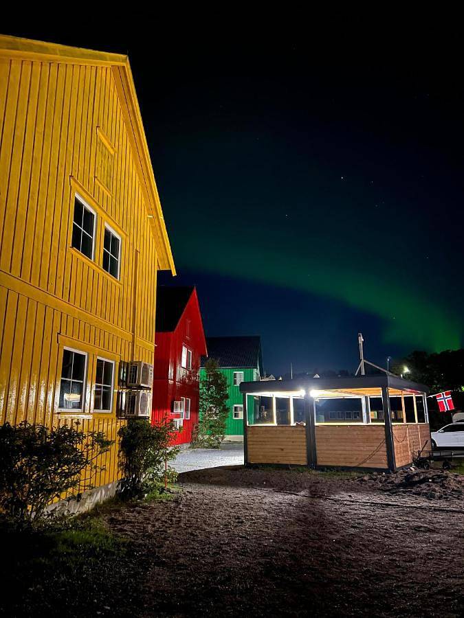 Ferienwohnung für 4 Personen, mit Ausblick und Seeblick sowie Terrasse in Flatanger