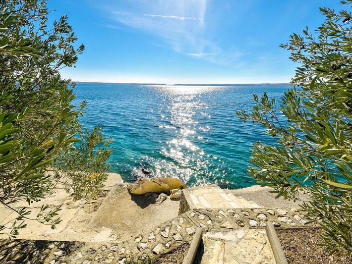 Ferienwohnung für 3 Personen, mit Garten in Starigrad