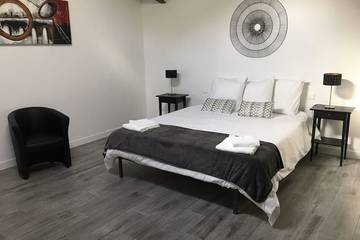 Maison De Vacances pour 12 Personnes dans Sartrouville, Yvelines, Photo 1