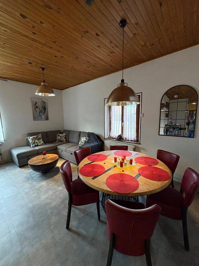 Gîte pour 6 personnes, avec terrasse à Kembs