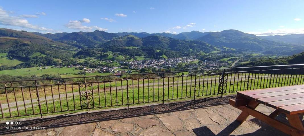Casa rural para 6 personas, con Balcón y Terraza además de Jardín y Vistas en Navarra