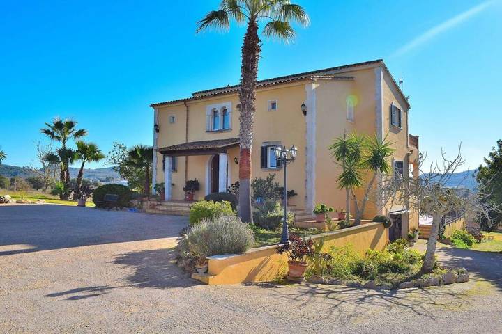 Finca für 8 Personen, mit Balkon und Terrasse sowie Garten und Pool in Cas Concos - 2