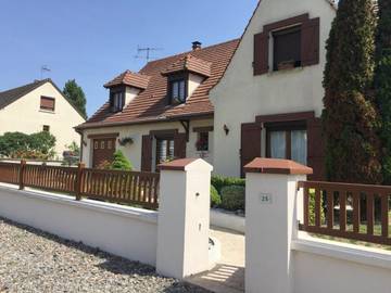 Gîte pour 4 personnes, avec jardin, animaux acceptés à Coucy-le-Château-Auffrique