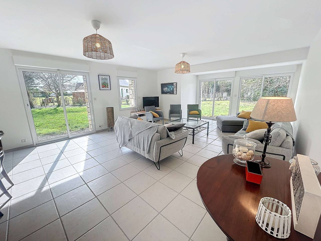 Großes Haus in Strandnähe von Carolles mit Garten, 5 Schlafzimmern, Parkplatz, Wlan, 10 Betten in Carolles, Côte de la Déroute