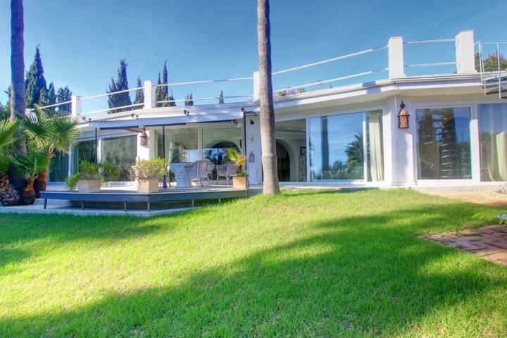 Villa para 8 pessoas, com vista para o lago e sauna e ainda jardim and terraço em Marbella