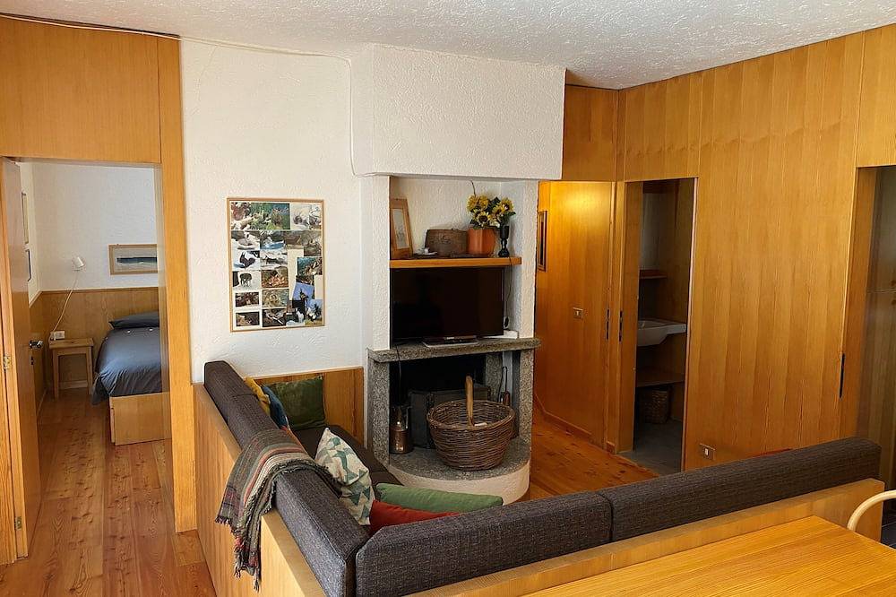 Cozy and Comfortable Apartment in the Alps in Livigno (Stadt), Livigno