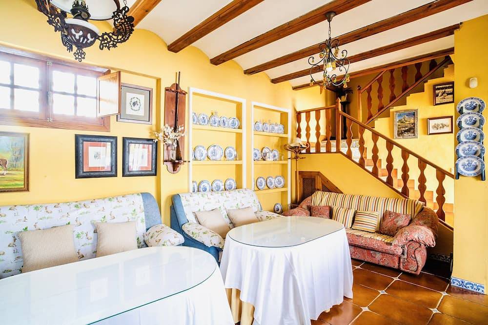 Country house with pool in the Sierra de Cádiz in Villamartín, Pueblos Blancos