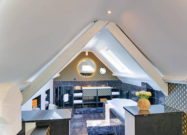 Gîte pour 4 personnes, avec jacuzzi et balcon à Yvoir - 2