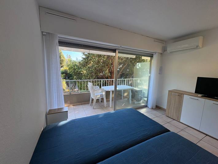 Gîte pour 3 personnes, avec balcon dans Plage Veillat Saint Raphael - 3