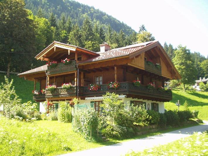 Ferienwohnung für 3 Personen, mit Balkon und Garten im Berchtesgadener Land