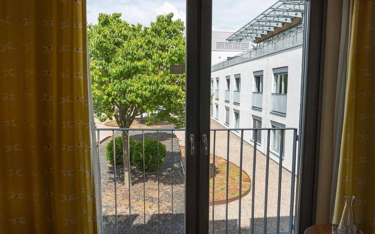 Hotel für 2 Personen, mit Sauna und Whirlpool sowie Pool und Terrasse in Spandau - 2