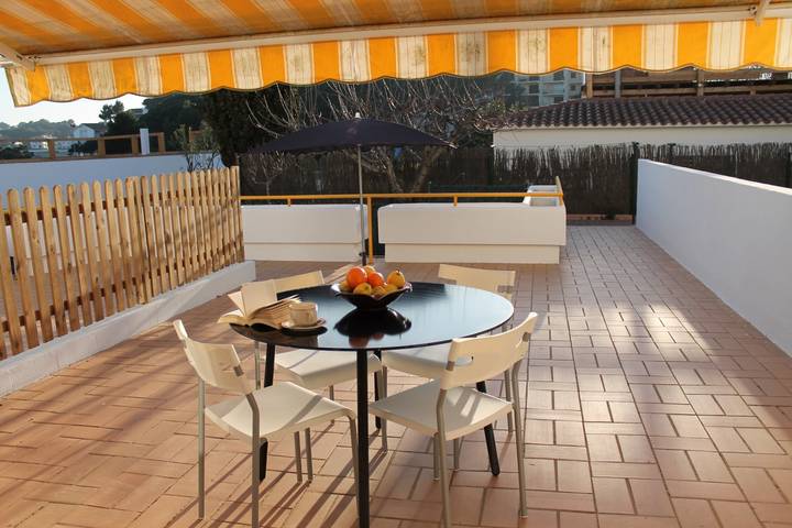 Location de vacances pour 8 personnes, avec balcon dans San Juan De Palamos - 3