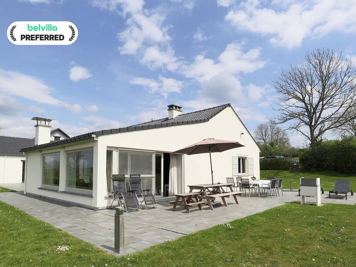 Vakantiehuis voor 10 personen, with sauna and terras as well as tuin, met huisdier in Rendeux