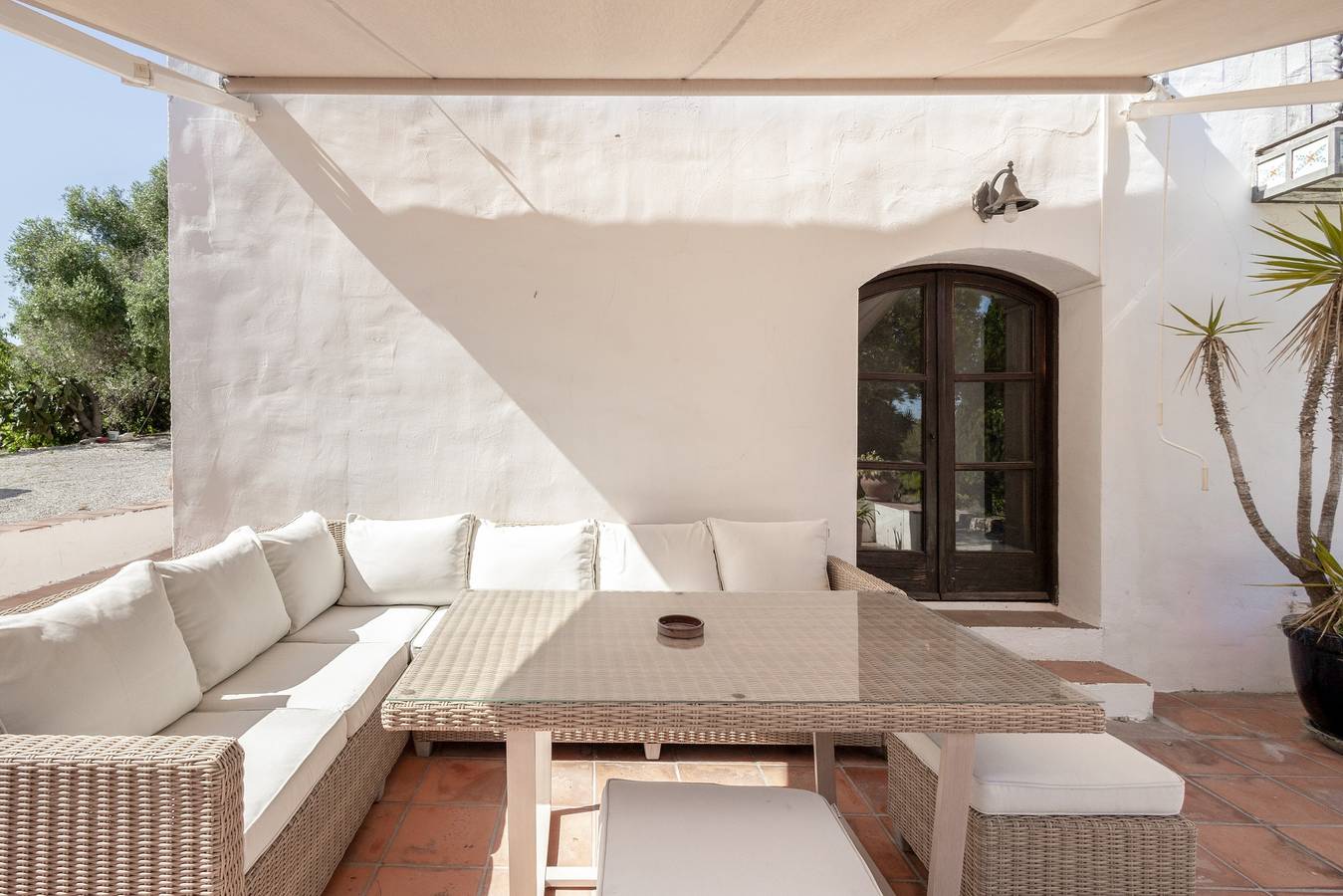 Apartamento entero, Apartamento 'I Els Cucons' con piscina compartida, Wi-Fi y aire acondicionado in San Pedro de Ribas, Garraf