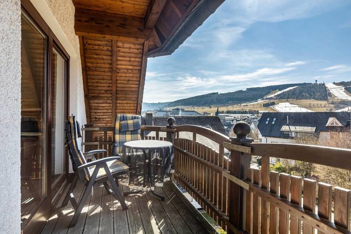 Ganze Wohnung, Ferienwohnung 'Eimberg 7' mit Balkon und Wi-Fi in Willingen, die Mittelgebirge
