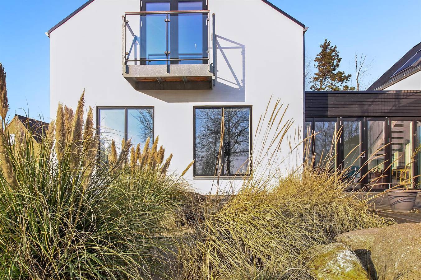 Ganze Wohnung, Stunning apartment in Aakirkeby w/ Wifi and 4 Bedrooms in Østre Sømarken, Pedersker