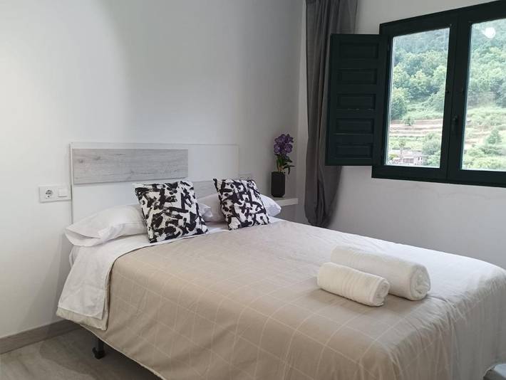 Apartamento para 5 personas, con Balcón además de Vistas al lago y Vistas en Ribadavia