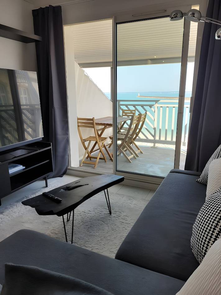 Entire studio, Ocean-Colored Apartment with Pool and Beach Access in Le Croisic, Côte d'Amour