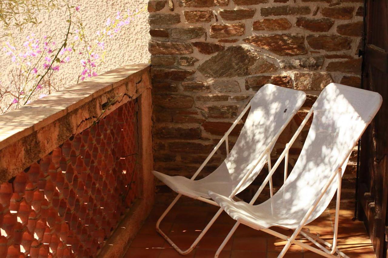 Résidence hôtelière Le Provençal à Giens - Bord de mer in La Madrague, Hyeres
