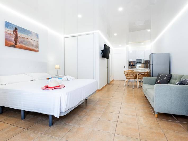 Studio voor 2 personen, with kinderzwembad and balkon/terras as well as zwembad in Playa de las Américas