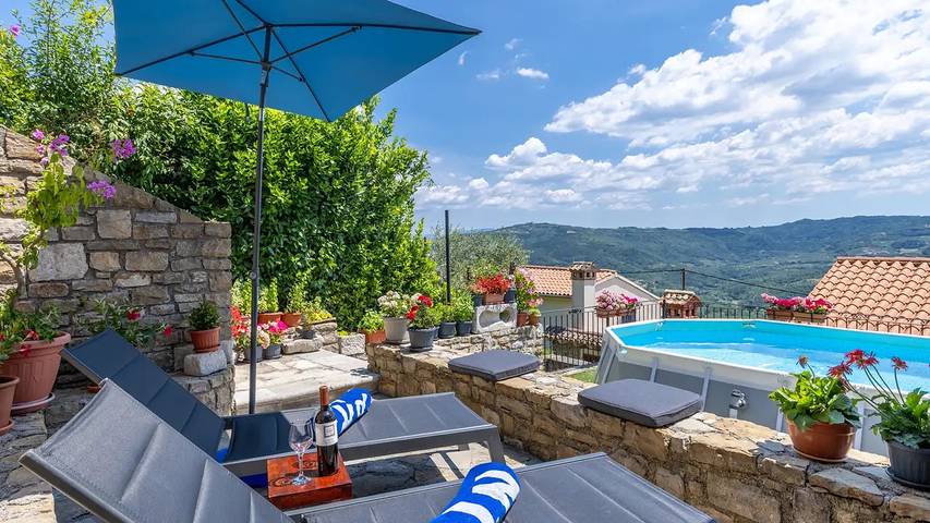 Location de vacances pour 8 personnes, avec piscine et jardin à Motovun