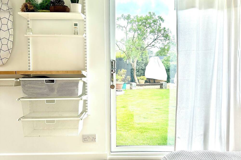 Cosy Studio with a field view in Ringwood, Hampshire