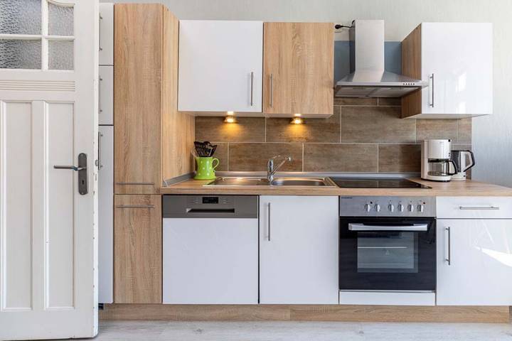 Ganze Wohnung, Ferienwohnung 'Nordlicht' mit Stellplatz, Gästegarten und Wlan in Travemünde, Lübeck