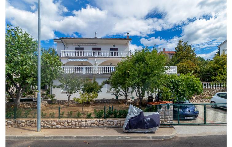 Gîte pour 6 personnes, avec terrasse à Novi Vinodolski - 2