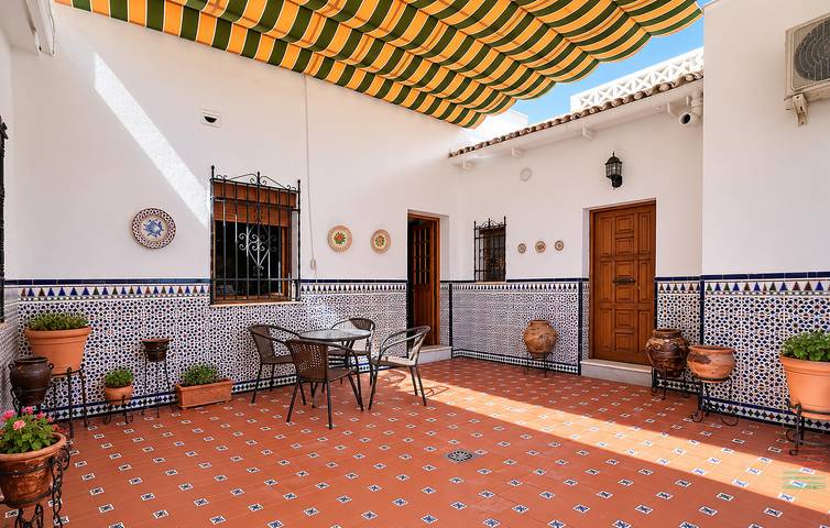Gemütliche 2-Zimmer-Wohnung mit WLAN und Klimaanlage, 600 m vom Zentrum von Adamuz entfernt in Adamuz, Córdoba Provinz