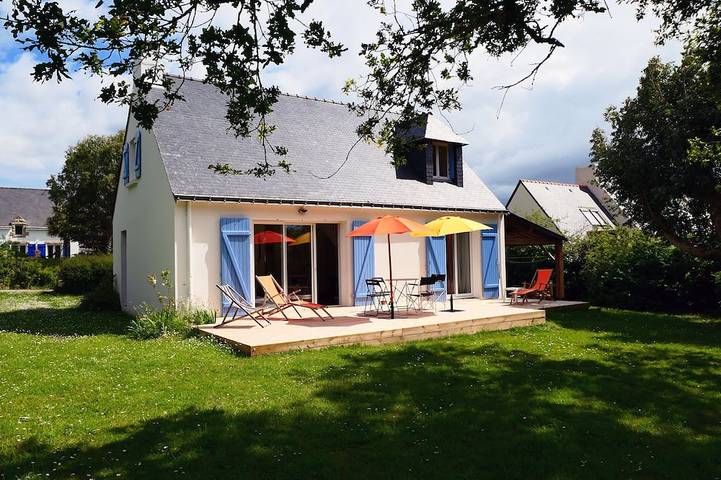 Location de vacances pour 8 personnes, avec terrasse et jardin à Île-aux-Moines