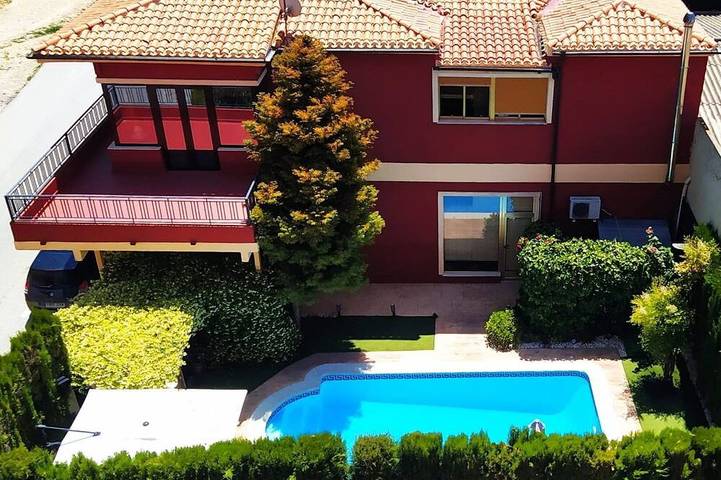 Casa rural para 16 personas, con jacuzzi y jardín - 1