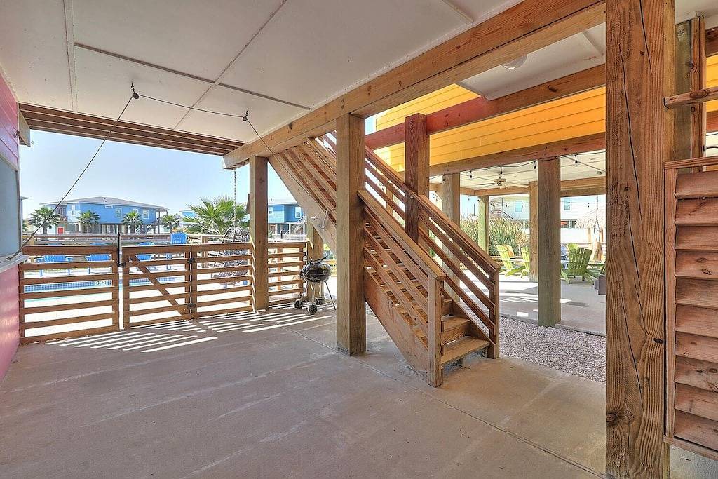 Komfortabel und geräumig beinhaltet einen privaten Pool und Shuffle Board! in Port Aransas, Mustang Island