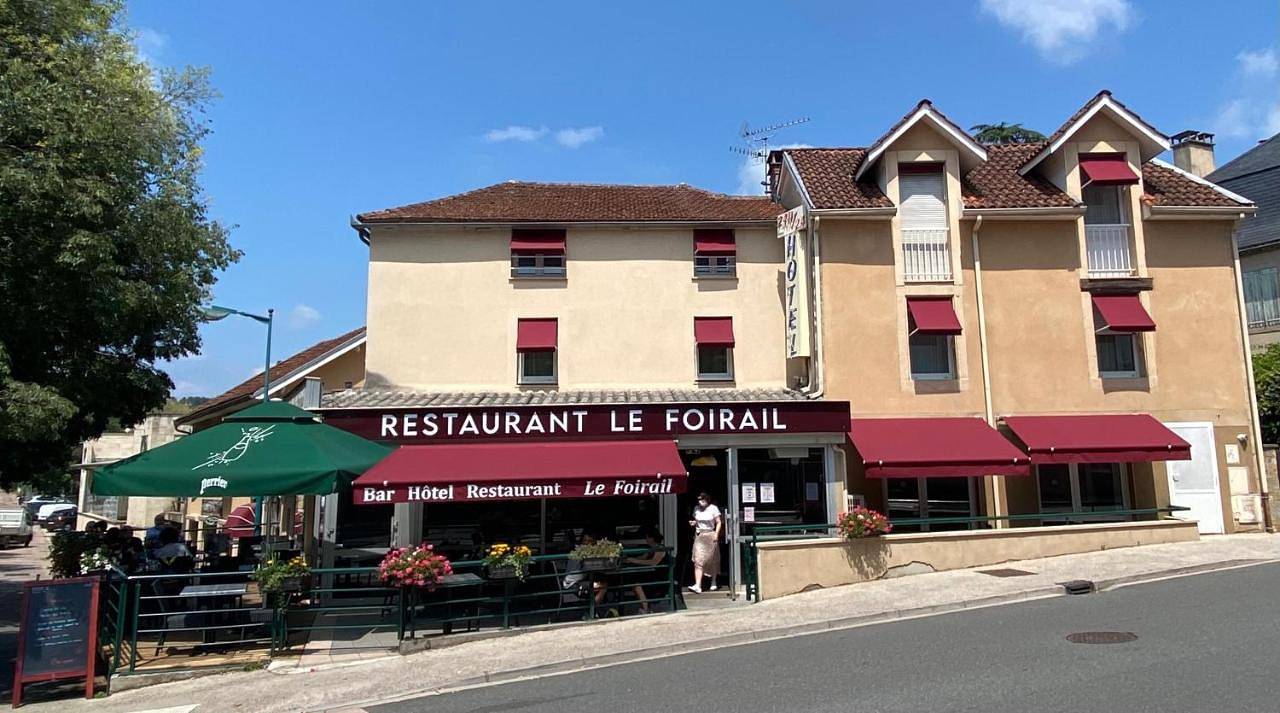 Double Room with Shared Bathroom in Figeac, Lot