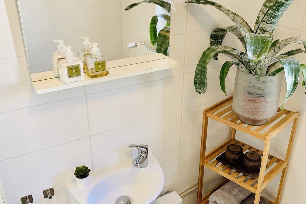 Ganze Wohnung, Moderne Wohnung unterhalb der Uniklinik Homburg *renoviertes Bad & Küche* in Homburg, Saarpfalz-Kreis