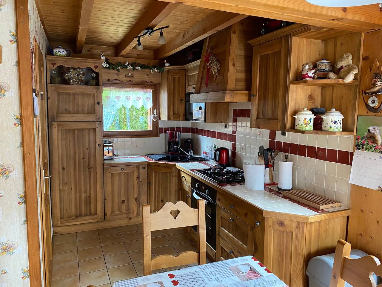 Chalet « 6p Confort-Le Chardon Blanc »: Vistas a la montaña, terraza privada y Wi-Fi in Verchaix, Region Bonneville