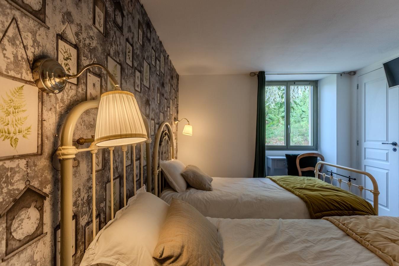 Chambre d'hôtes 'Iris' avec vue sur la montagne, Wi-Fi et climatisation in Arzacq-Arraziguet, Béarn