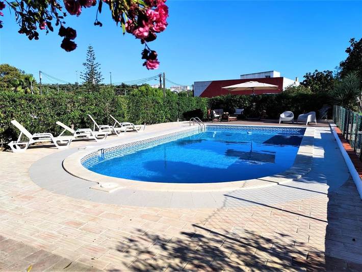 Location de vacances pour 6 personnes, avec piscine ainsi que jardin et vue, adapté aux familles dans Alcantarilha - 2