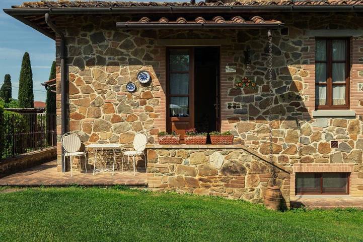 Agriturismo per 4 persone, con Piscina a Lucignano