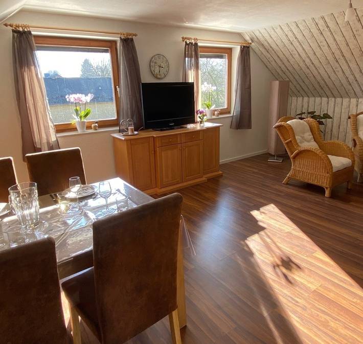 Ferienwohnung für 4 Personen, mit Terrasse und Ausblick sowie Garten, kinderfreundlich - 1