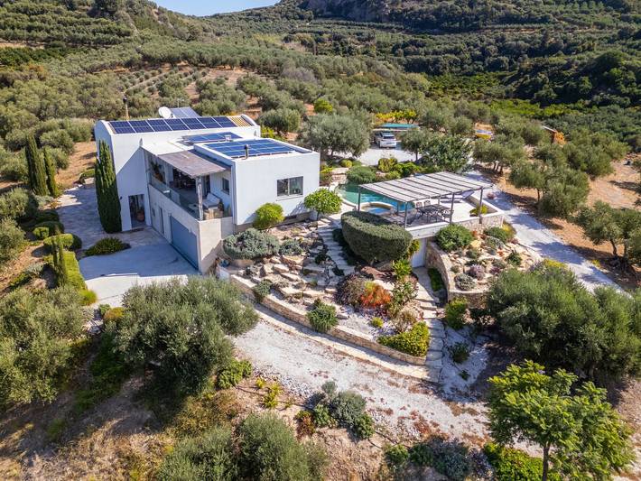 Villa für 8 Personen, mit Pool und Balkon - 1