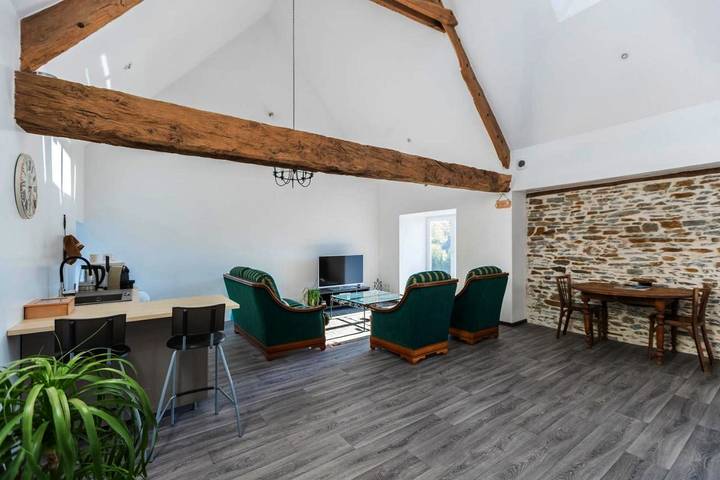 Cottage pour 3 personnes, avec vue et jardin à Aucey-la-Plaine