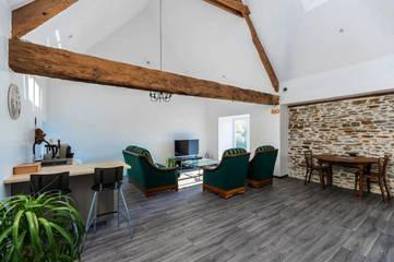 Chambre d’hôte pour 3 personnes, avec vue et jardin à Aucey-la-Plaine