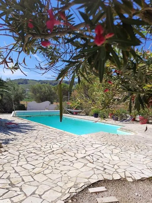 Apartamento de vacaciones para 4 personas, con piscina y terraza además de vistas y jardín - 1