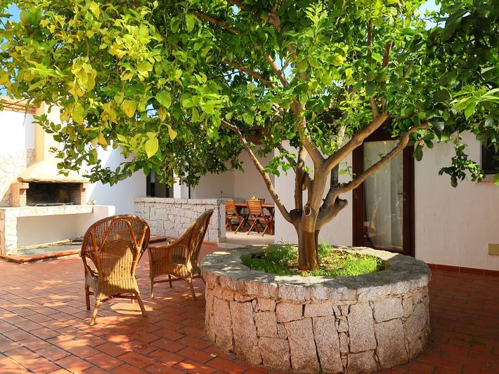 Location de vacances pour 8 personnes, avec terrasse et jardin, animaux acceptés à Castiadas - 2