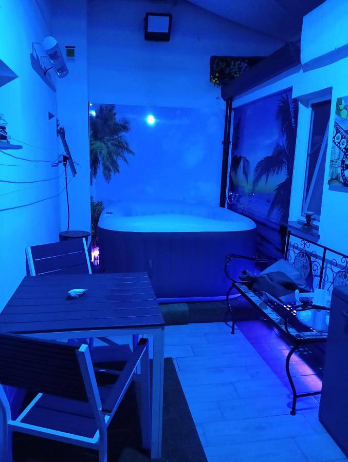 Casa vacanza per 5 persone, con idromassaggio e piscina a Catania