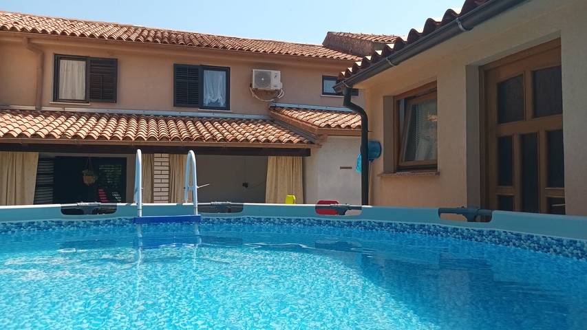 Ferienhaus für 8 Personen, mit Garten und Pool - 1