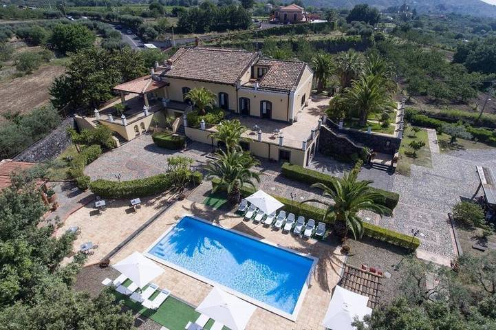 Agriturismo für 22 Personen, mit Whirlpool und Garten sowie Sauna und Terrasse auf Sizilien