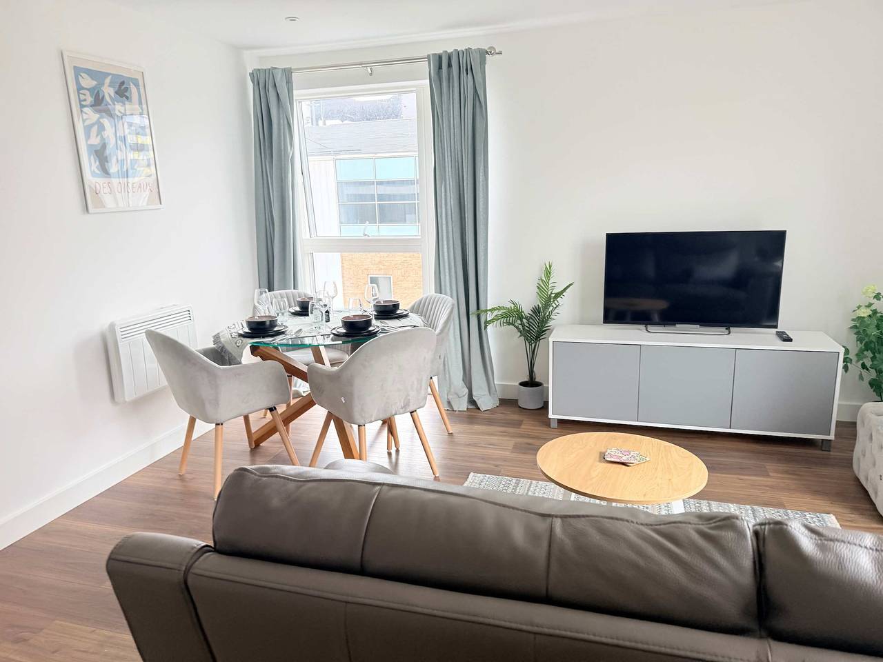 Entire apartment, 2Br Bracknell Apt Near Ascot | Parking & Wifi in Bracknell, Berkshire