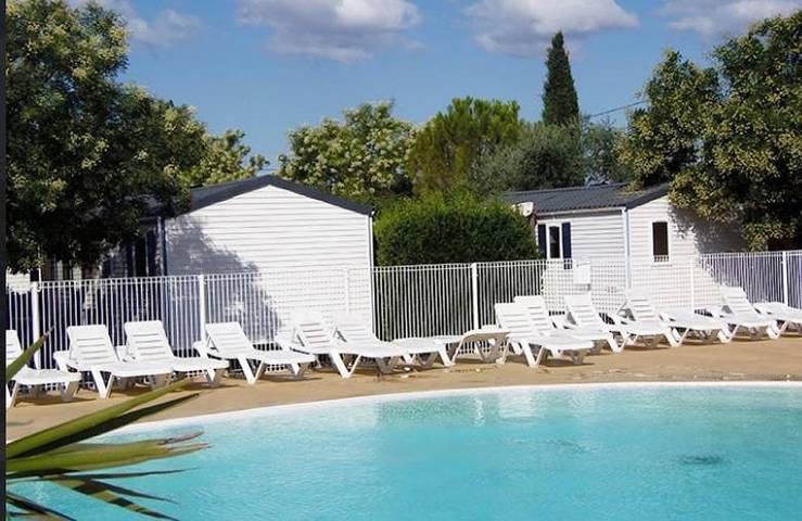 Location de vacances pour 6 personnes, avec jacuzzi ainsi que jardin et piscine à Gallargues-le-Montueux - 2